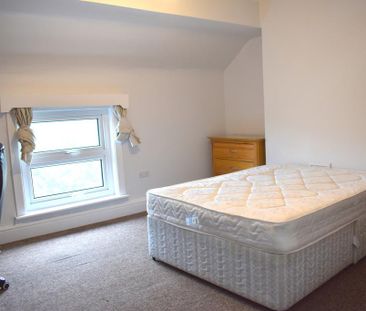 6 bedroom semi-detached house to rent - Photo 5