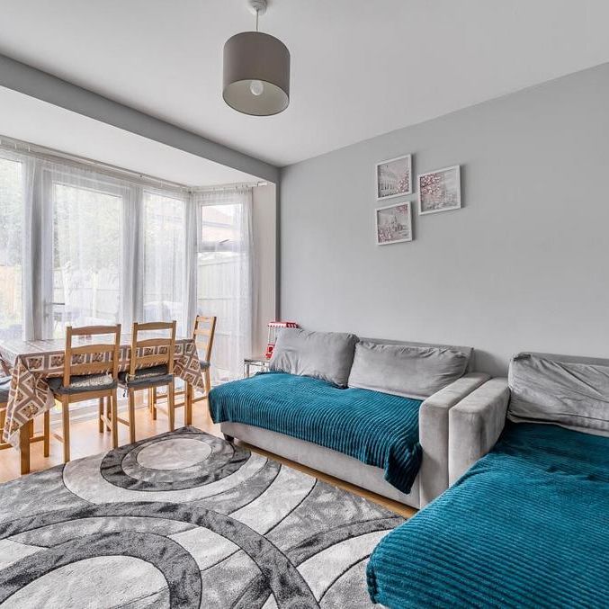 3 bedroom semi-detached house to rent - Photo 1