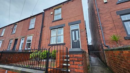 2 bed Terraced - To Let - Photo 3