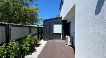 **Modern 3-Bedroom, 3-Bathroom Apartment in Christchurch City Centre – Available Now** - Photo 3