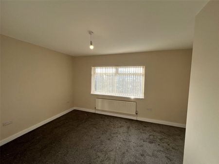 Oaklands Avenue, Northowram, Halifax, West Yorkshire, HX3 - Photo 5
