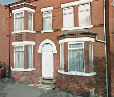 Cross Street - Photo 1