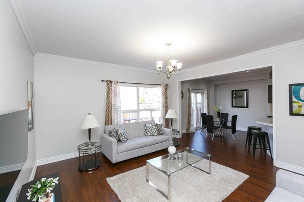 For Lease - 3241 Bruzan Crescent Unit# Main & Upper Floor, Mississauga, Ontario - Photo 1