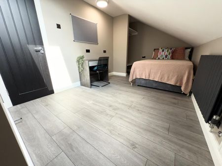 4 bedroom terraced house to rent - Photo 3