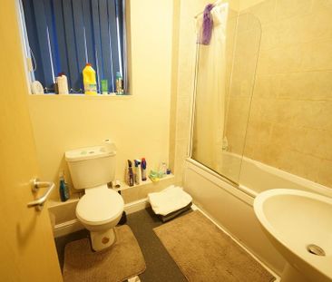 5 bedroom flat to rent - Photo 6