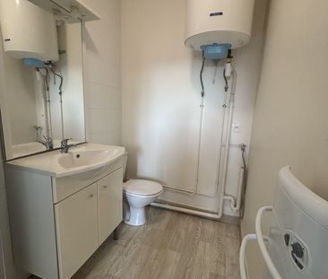 Location Appartement 2 pièces 38m² CHATELLERAULT 86100 - Photo 5