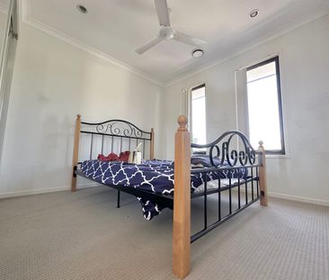 Beautiful and Spacious 3 Bedroom Townhouse - Photo 1