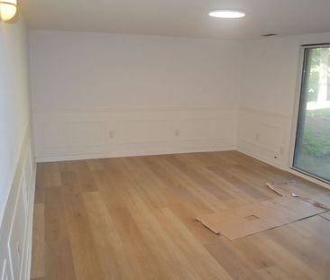 For Lease - 465 Woodland Acres Crescent, Vaughan, Ontario - Photo 2