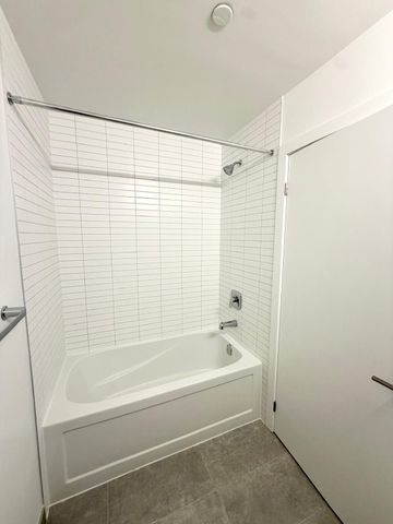 For Lease - 3008 William Cutmore Boulevard Unit# 624, Oakville, Ontario - Photo 4