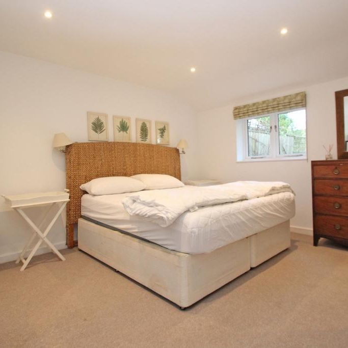 2 bedroom bungalow to rent - Photo 1