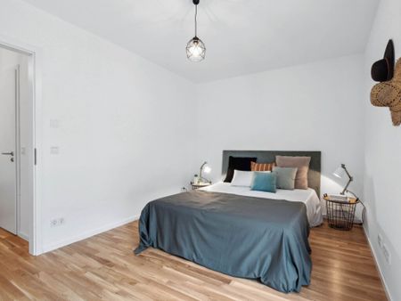 Wohntraum im Grünen: Moderne Dachgeschosswohnung mit Balkon - Foto 5