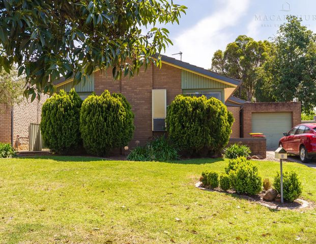 3 Fairbairn Crescent, Kooringal, NSW - Photo 1