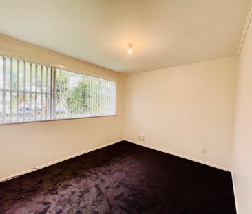 PAPAKURA, 4 BEDROOMS - Photo 2