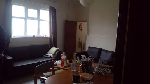 5 bedroom terraced house to rent - Photo 1