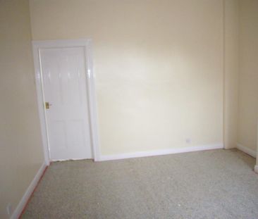 1 bedroom ground floor flat to rent - Photo 4