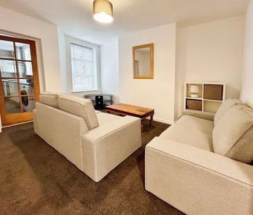 4 bedroom terraced house to rent - Photo 6