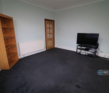 4 bedroom semi-detached house to rent - Photo 5