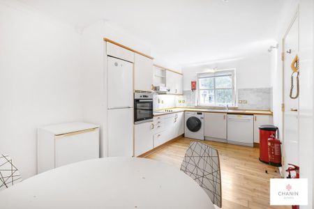 1 bedroom in a house share to rent - Photo 4