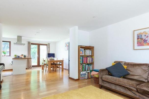 3 bedroom semi-detached house to rent - Photo 1