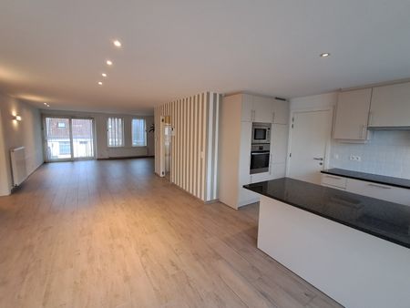 Ruim appartement met prachtig terras te Sijsele! - Foto 2