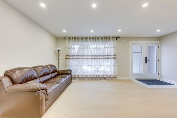 For Lease - 2420 Raymore Drive, Burlington, Ontario - Photo 1