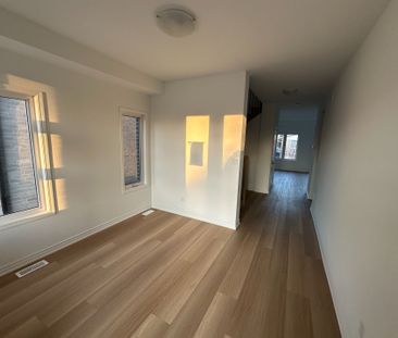 For Lease - 222 Pilkington Street, Thorold, Ontario - Photo 4