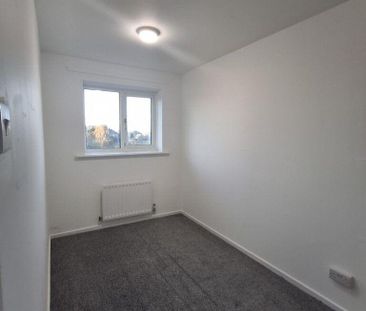 2 bedroom end of terrace house to rent - Photo 4