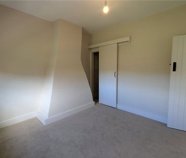 A lovely, newly refurbished 3 bed property in Cheriton offering 3 b... - Photo 3