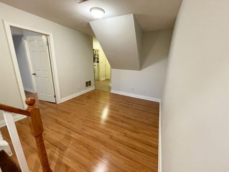 For Lease - 1013A College Street, Toronto, Ontario - Photo 2