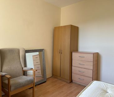 Room in a Shared House, Leslie Road, E11 - Photo 2