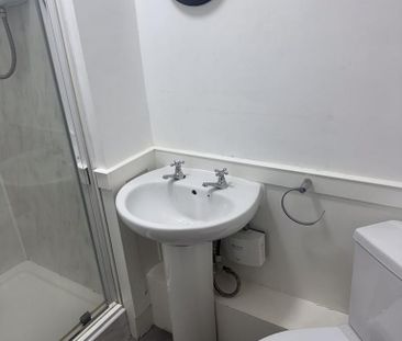 1 bedroom house of multiple occupation to rent - Photo 4