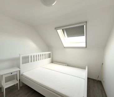 Wohnen mit Wohlfühlfaktor – Doppelhaushälfte mit Wintergarten, Pool... - Photo 1