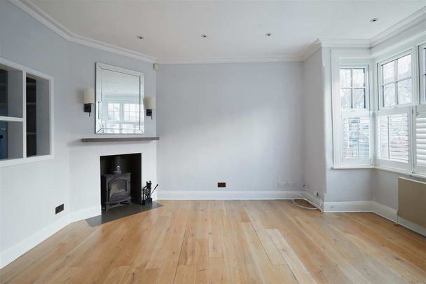 Riverview Grove, W4, London - Photo 1