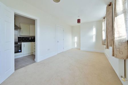 2 bedroom maisonette to rent - Photo 5