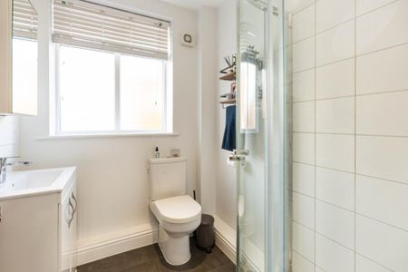 1 bedroom ground floor flat to rent - Photo 3