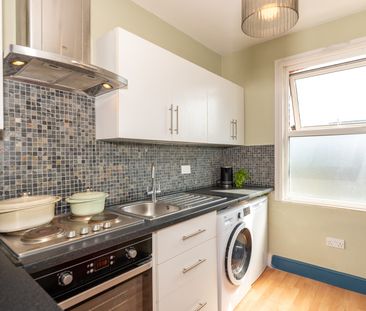 1 Bed Flat, Park Grove Road, E11 - Photo 5