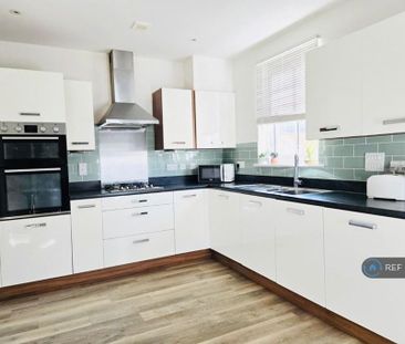 1 bedroom in a house share to rent - Photo 1