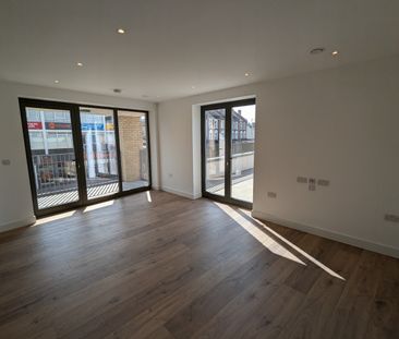 2 Bed Flat, Oto Tower, IG3 - Photo 1