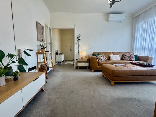 Charming One Bedroom Apartment Opposite Harleston Park - Photo 1