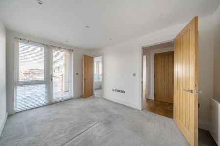 2 bedroom flat to rent - Photo 2