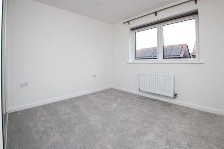 3 bedroom semi-detached house to rent - Photo 4