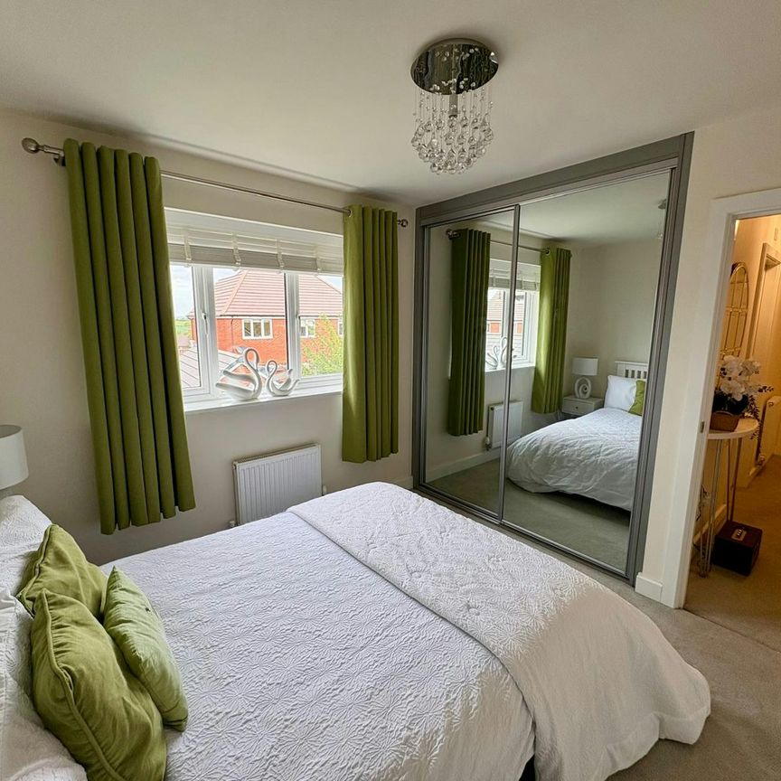Detached house to rent on - Photo 1