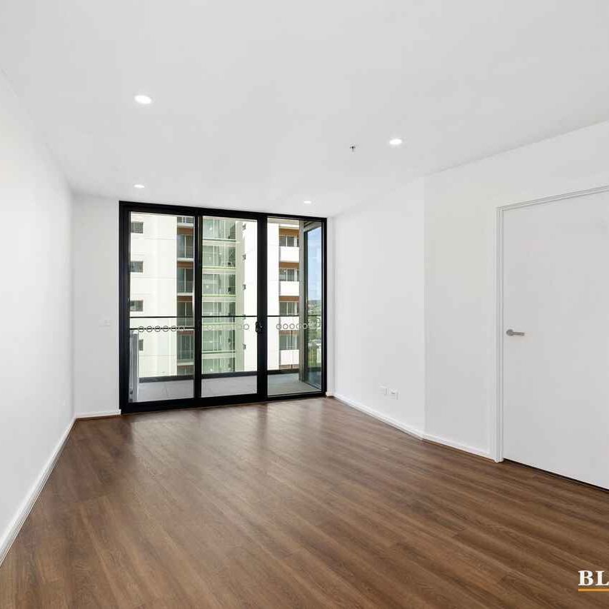 Luxury living in the "Jade" complex - Photo 1