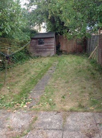 4 bedroom semi-detached house to rent - Photo 3