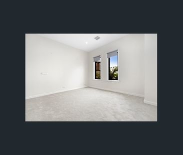 5 Manta Court, Werribee, Vic 3030 - Photo 1