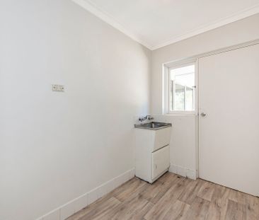 10 Christmas Avenue, Orelia WA 6167 - Photo 5
