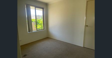 Move in before Christmas! - Photo 3