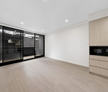 Brand New One Bedroom Apartment with Carspace - Photo 3