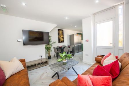 6 bedroom house to rent - Photo 2