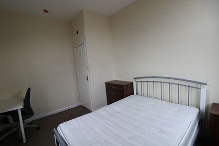2 Bedroom Apartment To Rent in Nottingham - Photo 2